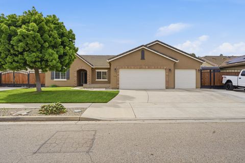 Photo of 2647 W Tyler Avenue, Visalia, CA 93291 (MLS # 240818)