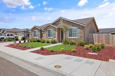 Photo of 2080 Bolton Avenue, Tulare, CA 93274 (MLS # 241597)