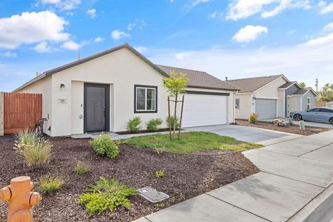 Photo of 725 James Avenue, Corcoran, CA 93212 (MLS # 240735)