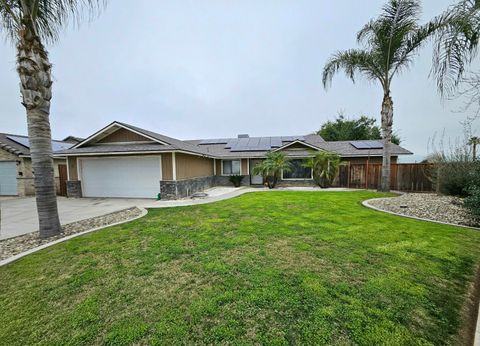 Photo of 724 E Kanai Avenue, Porterville, CA 93257 (MLS # 239414)