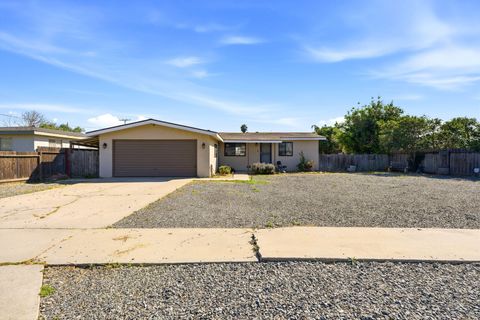 Photo of 876 Cardoza, Tulare, CA 93274 (MLS # 240606)