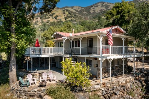 Photo of 43157 Redstone Lane, Three Rivers, CA 93271 (MLS # 240384)