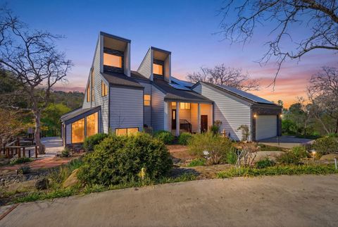 Photo of 30530 Corral Drive, Coarsegold, CA 93614 (MLS # 240237)