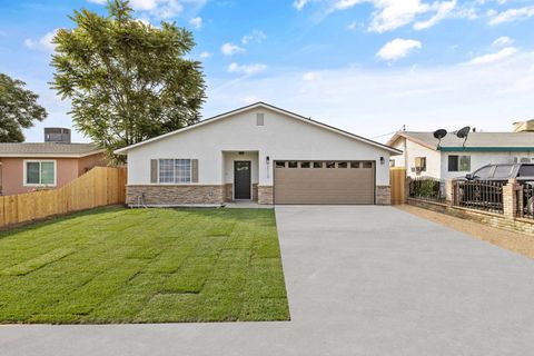 Photo of 2113 Garvey Avenue, Corcoran, CA 93212 (MLS # 240744)