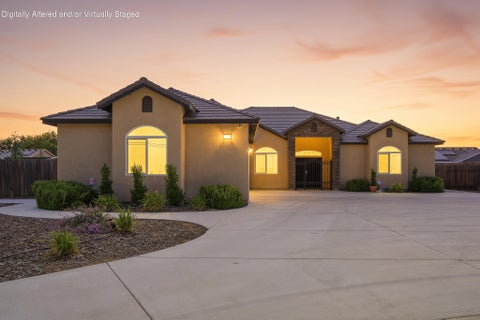 Photo of 2308 S Minnewawa Avenue, Fresno, CA 93727 (MLS # 242280)