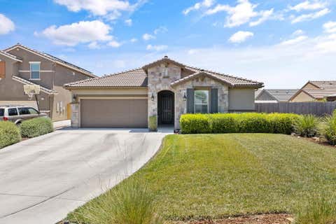 Photo of 3214 N Hall Court, Visalia, CA 93291 (MLS # 242304)