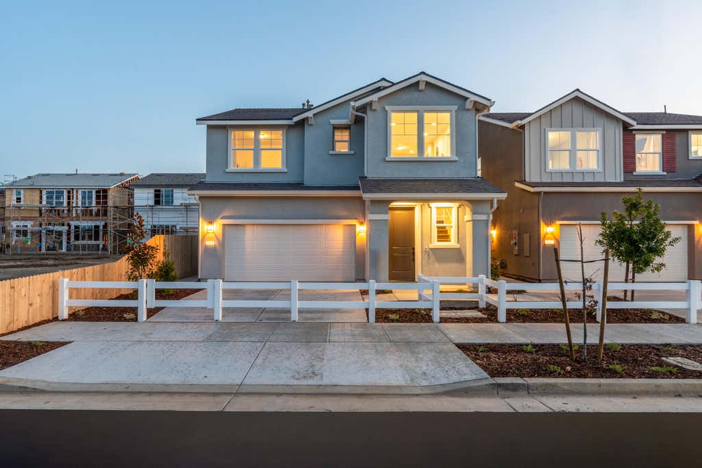Photo of 3020 N Hickory Avenue, Visalia, CA 93291 (MLS # 242948)