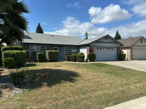 Photo of 5847 W Tempe Avenue, Visalia, CA 93277 (MLS # 241966)