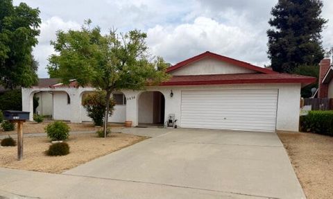 Photo of 2636 S Conyer, Visalia, CA 93277 (MLS # 241499)