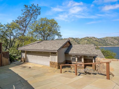 Photo of 27459 Sky Harbour Road, Friant, CA 93626 (MLS # 240338)