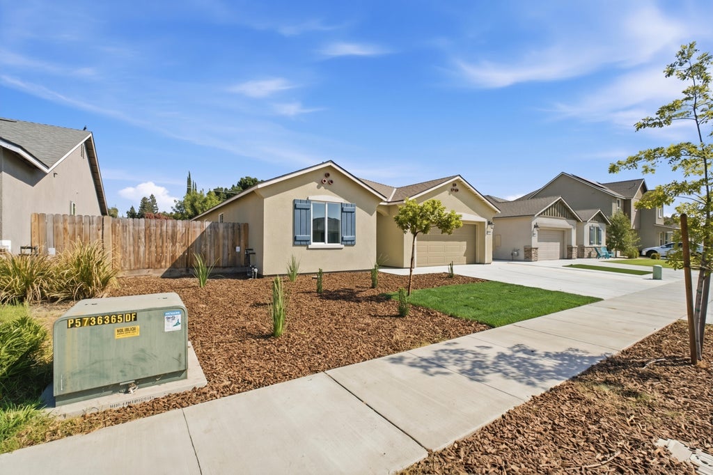 Photo of 3524 E Harter Court, Visalia, CA 93292 (MLS # 243906)