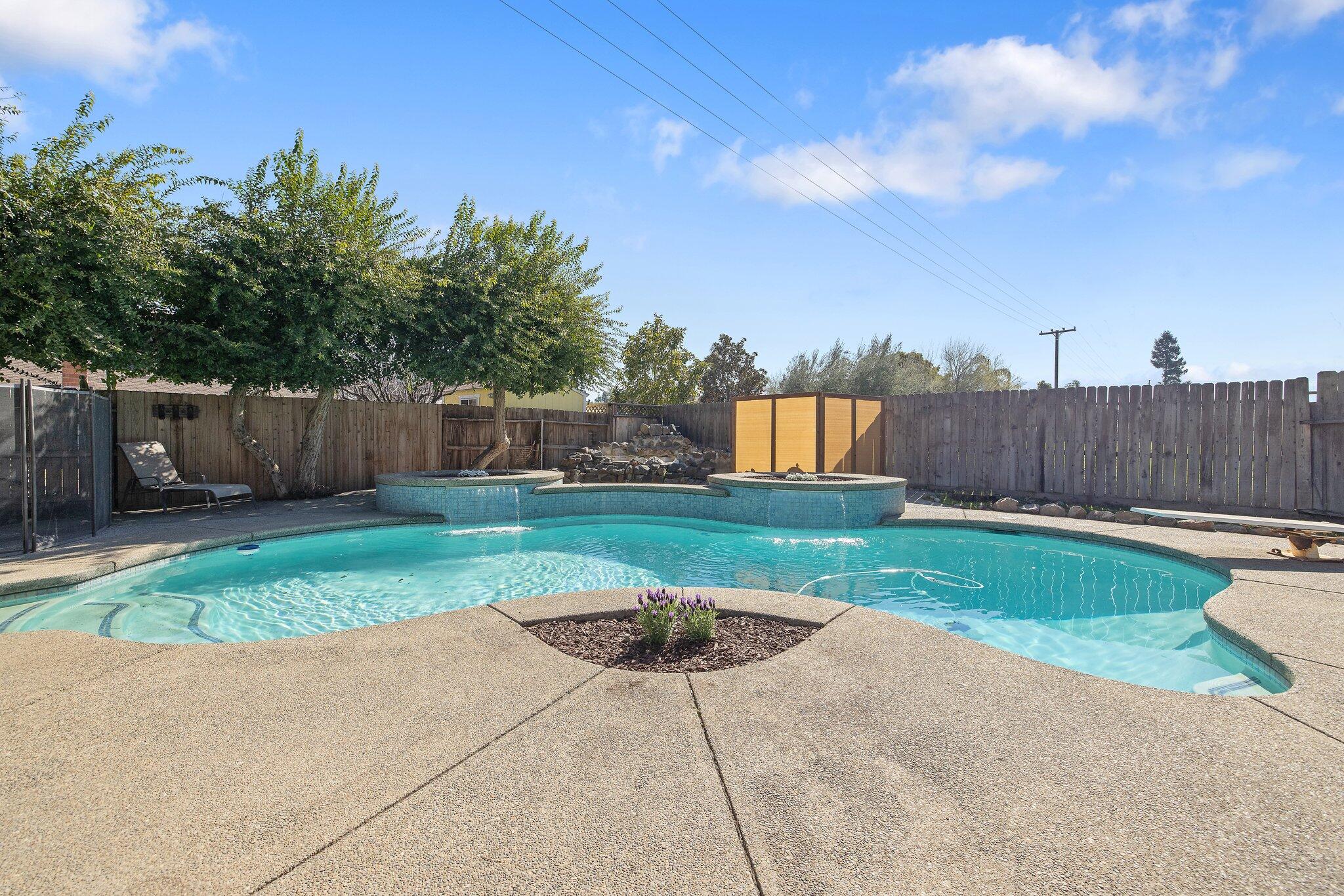 Visalia, California 93277, United States, 3 Bedrooms Bedrooms, ,3 BathroomsBathrooms,Residential,Pending,7521