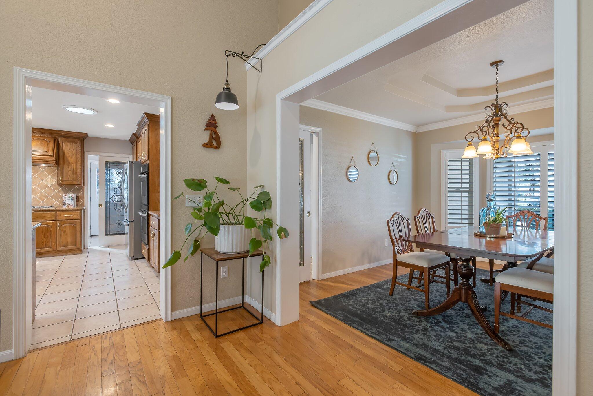 Visalia, California 93277, United States, 3 Bedrooms Bedrooms, ,3 BathroomsBathrooms,Residential,Pending,7521