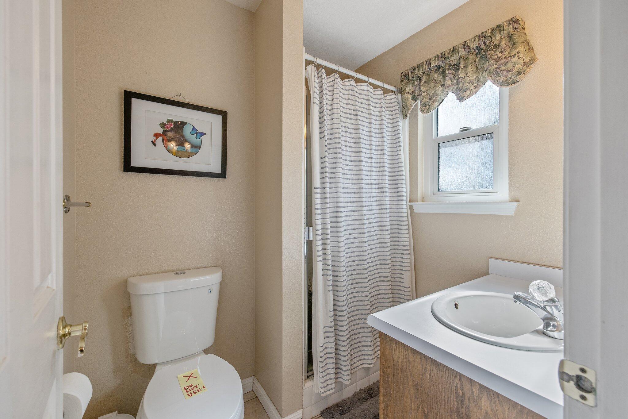 Visalia, California 93277, United States, 3 Bedrooms Bedrooms, ,3 BathroomsBathrooms,Residential,Pending,7521