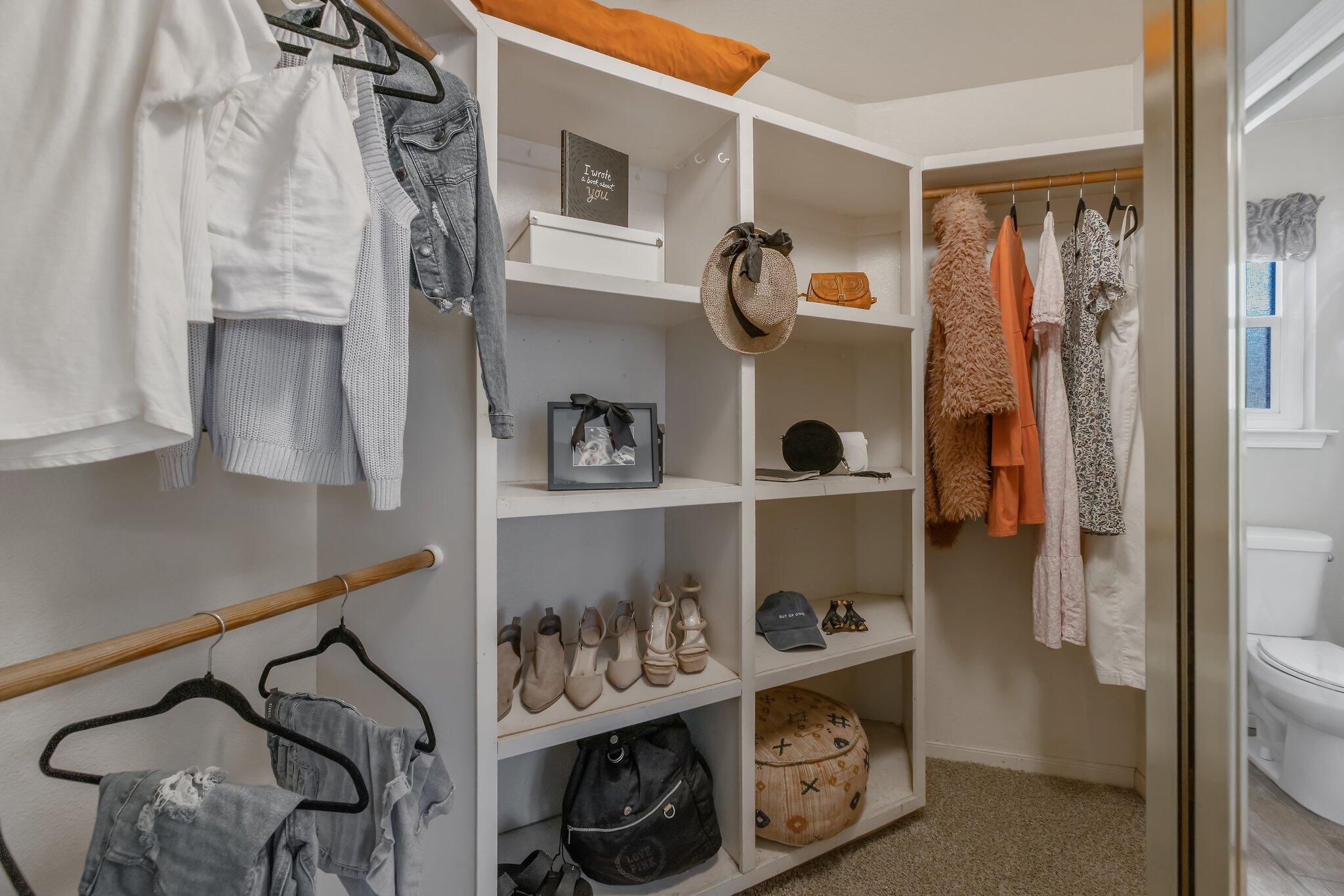 Visalia, California 93277, United States, 3 Bedrooms Bedrooms, ,3 BathroomsBathrooms,Residential,Pending,7521