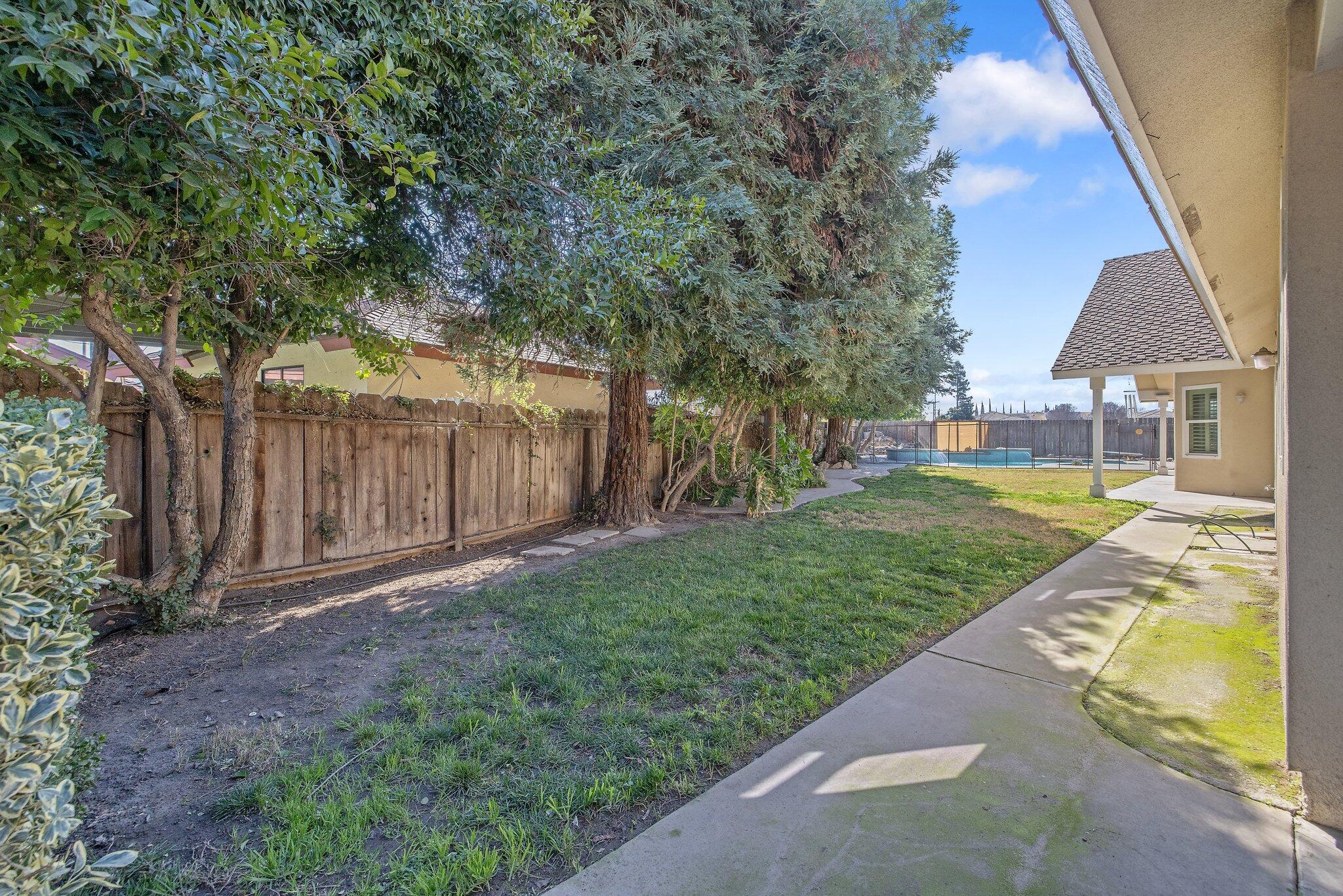 Visalia, California 93277, United States, 3 Bedrooms Bedrooms, ,3 BathroomsBathrooms,Residential,Pending,7521