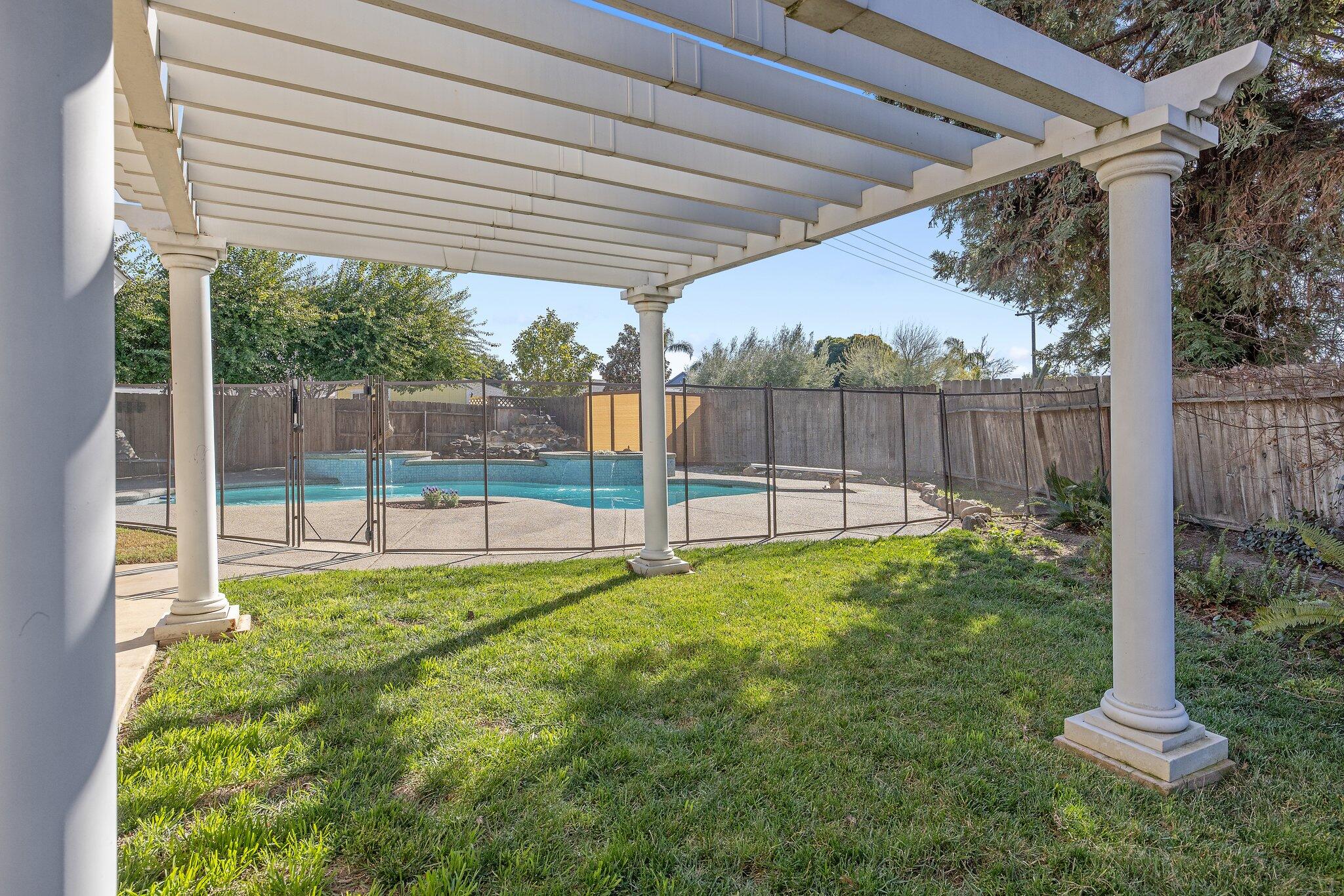 Visalia, California 93277, United States, 3 Bedrooms Bedrooms, ,3 BathroomsBathrooms,Residential,Pending,7521