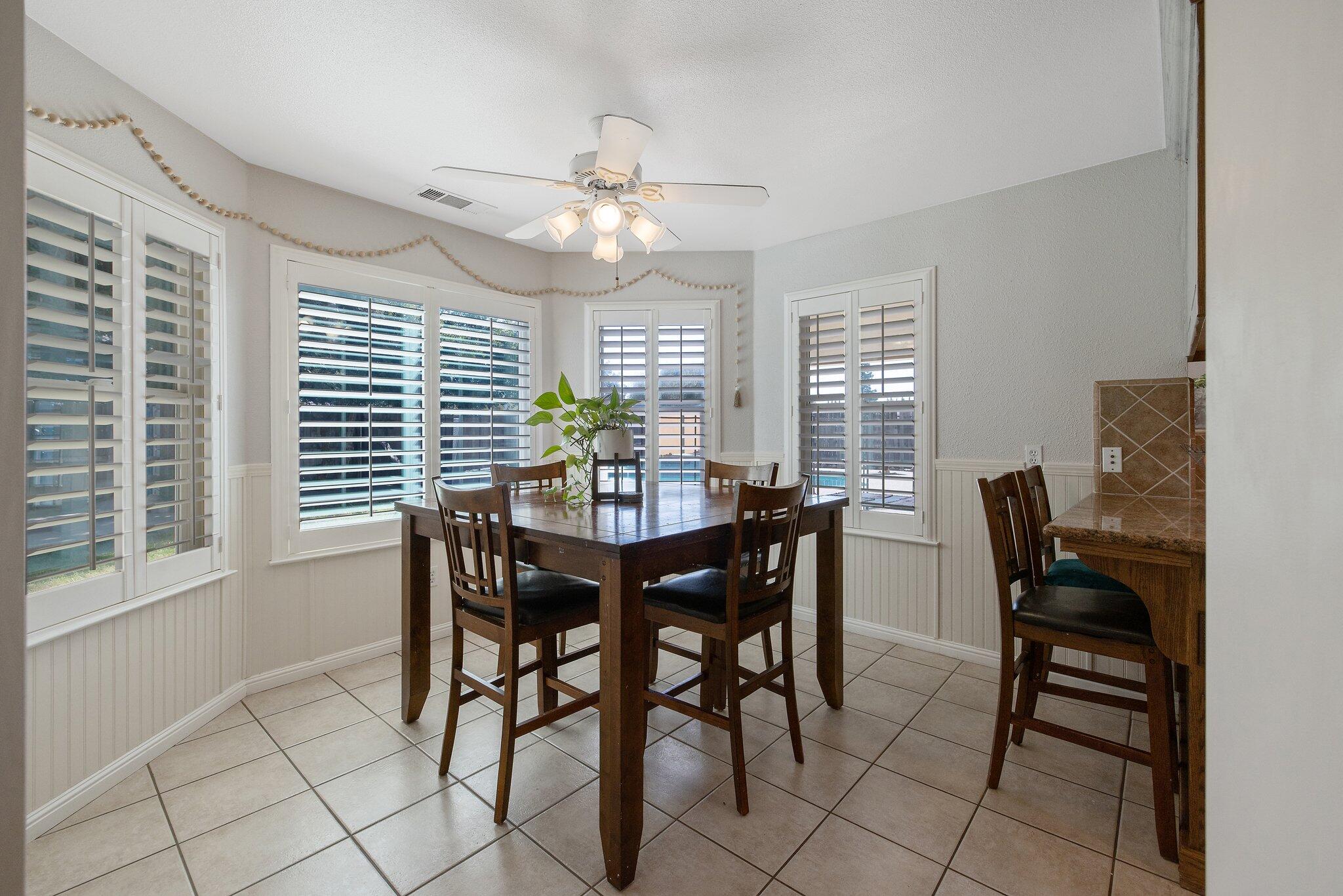 Visalia, California 93277, United States, 3 Bedrooms Bedrooms, ,3 BathroomsBathrooms,Residential,Pending,7521