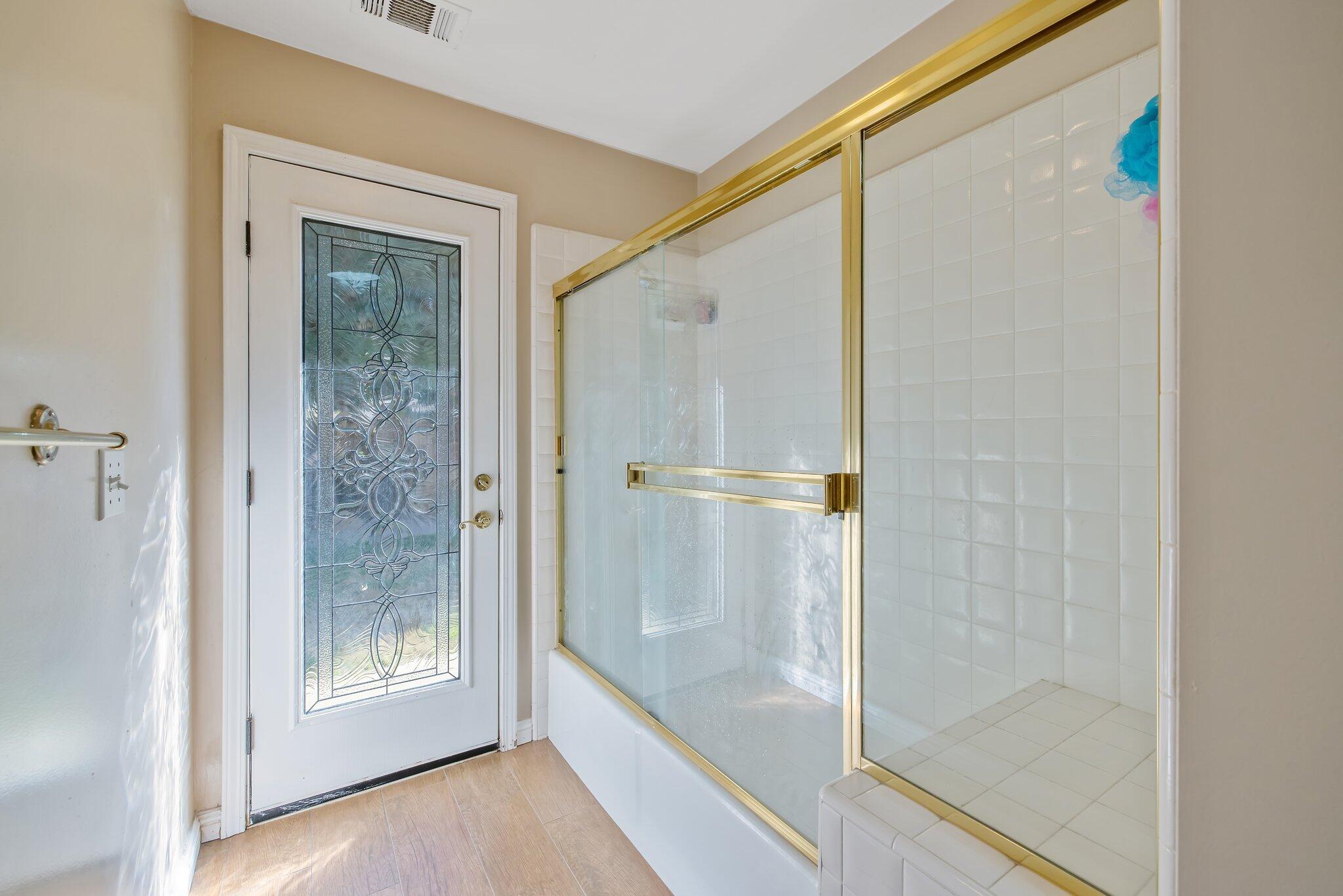 Visalia, California 93277, United States, 3 Bedrooms Bedrooms, ,3 BathroomsBathrooms,Residential,Pending,7521