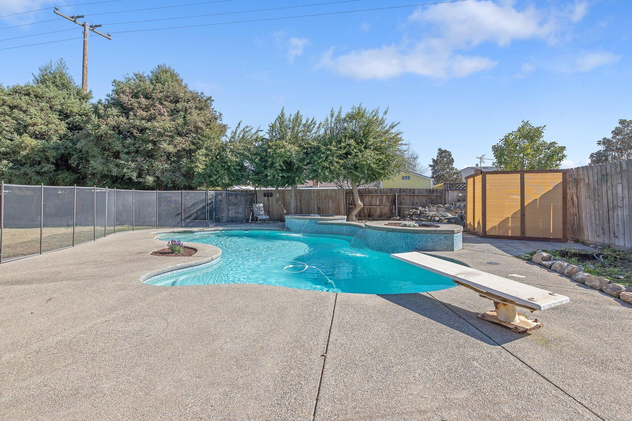 Visalia, California 93277, United States, 3 Bedrooms Bedrooms, ,3 BathroomsBathrooms,Residential,Pending,7521