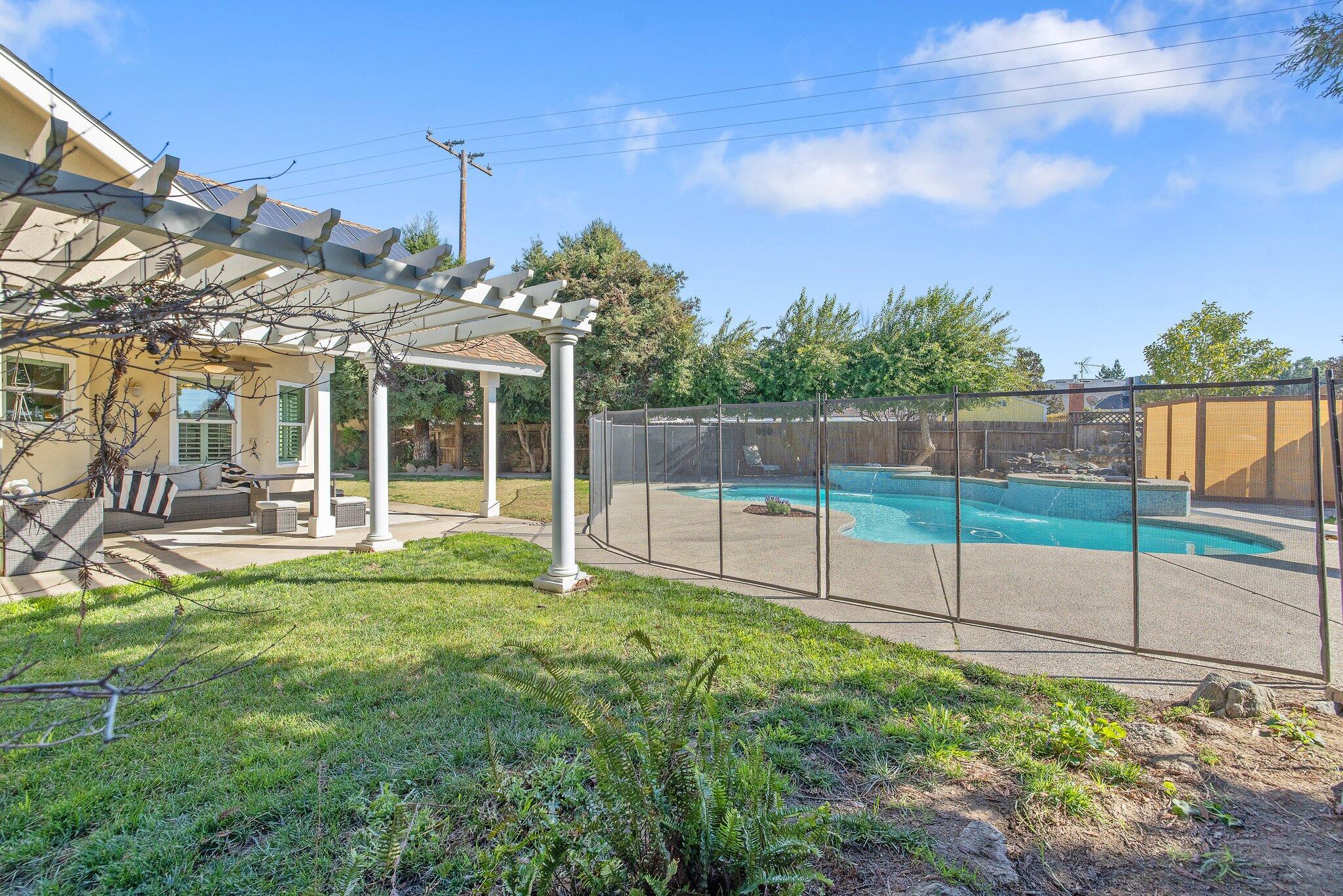 Visalia, California 93277, United States, 3 Bedrooms Bedrooms, ,3 BathroomsBathrooms,Residential,Pending,7521