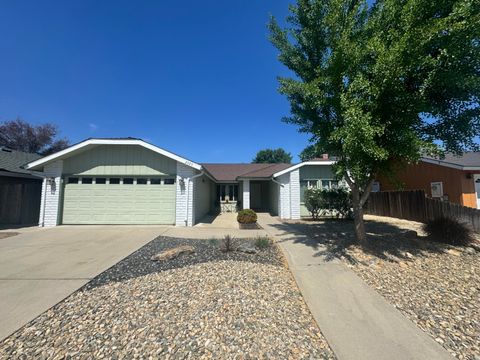 Photo of 2020 E Four Creeks Avenue, Visalia, CA 93292 (MLS # 240278)