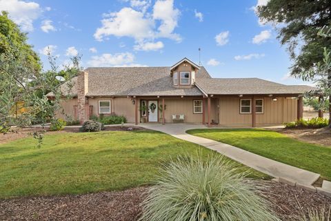 Photo of 27448 Road 140 K #K, Visalia, CA 93292 (MLS # 240974)