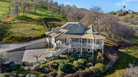 Photo of 16481 Bonner Drive, Springville, CA 93265 (MLS # 240301)