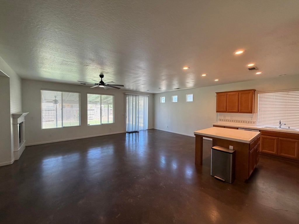 Photo of 1439 N Mendonca Street, Visalia, CA 93291 (MLS # 243032)