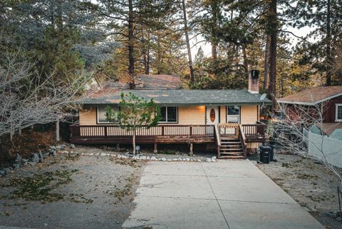Photo of 5608 Sheepcreek Drive, Wrightwood, CA 92397 (MLS # 238953)