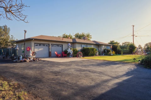 Photo of 24091 Avenue 95, Terra Bella, CA 93270 (MLS # 243514)