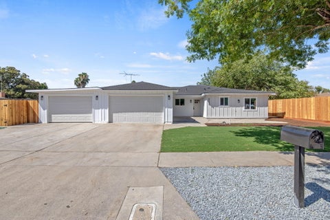 Photo of 4625 N Holt Avenue, Fresno, CA 93705 (MLS # 242876)