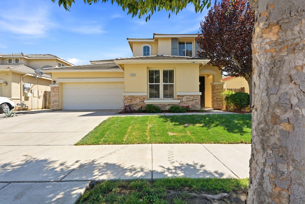 Photo of 3125 W Delta Avenue, Visalia, CA 93291 (MLS # 243369)
