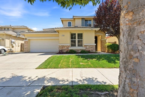 Photo of 3125 W Delta Avenue, Visalia, CA 93291 (MLS # 243369)