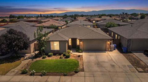 Photo of 1309 Eagle Creek Street, Bakersfield, CA 93307 (MLS # 242835)