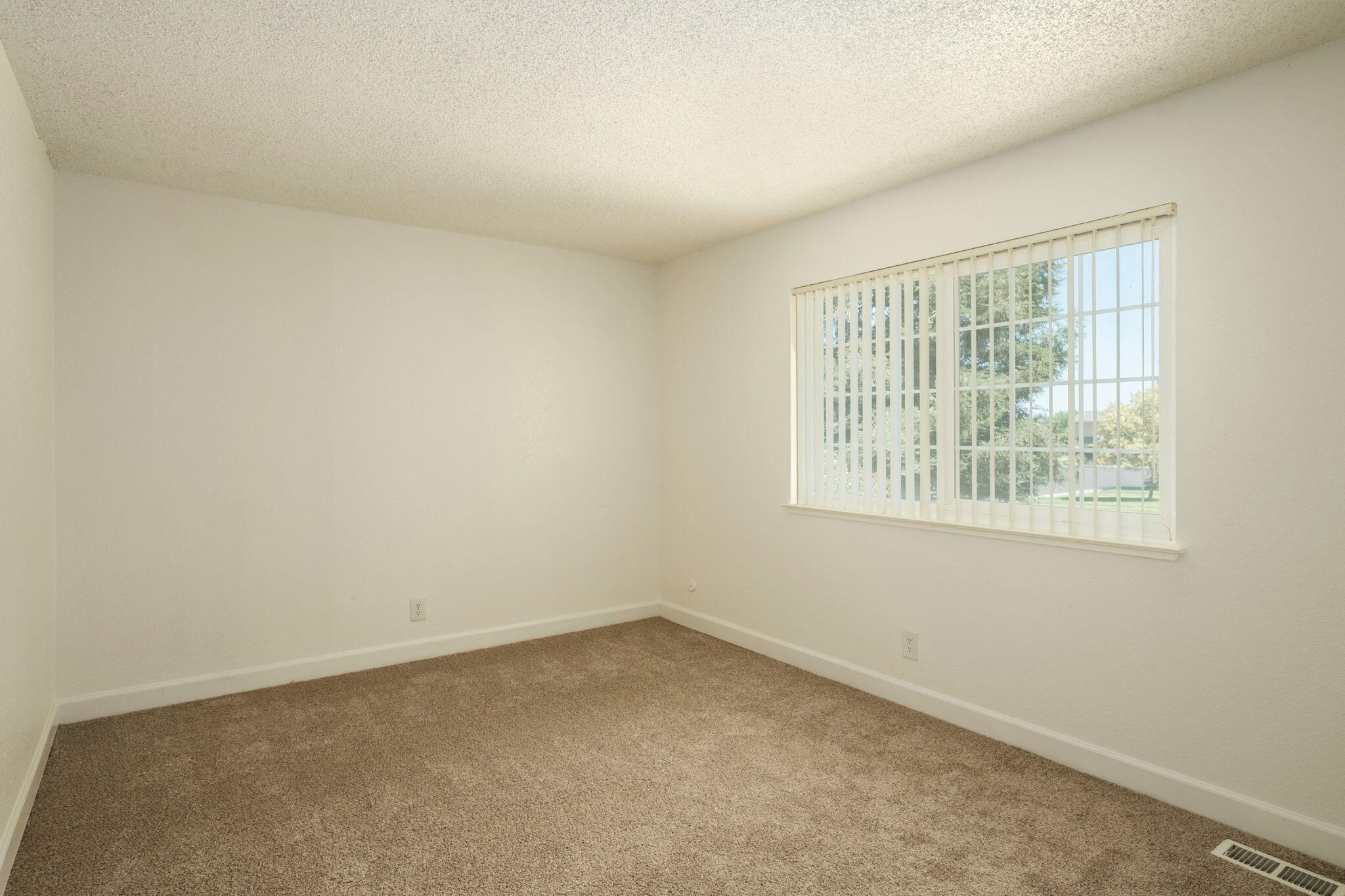 Clovis, California 93612, United States, 2 Bedrooms Bedrooms, ,1 BathroomBathrooms,Residential,Active,155041