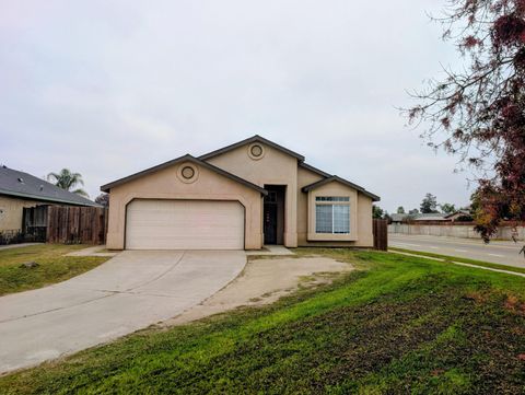 Photo of 500 Buttonwood Court, Tulare, CA 93274 (MLS # 238946)