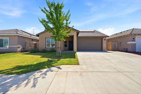 Photo of 30734 Bellwood Road, Visalia, CA 93291 (MLS # 241682)