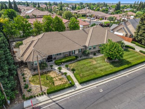 Photo of 2615 N Linwood Street, Visalia, CA 93291 (MLS # 241058)