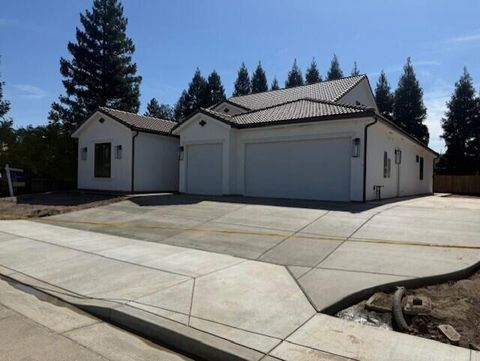 Photo of 1047 E Arlen Avenue, Visalia, CA 93292 (MLS # 237819)