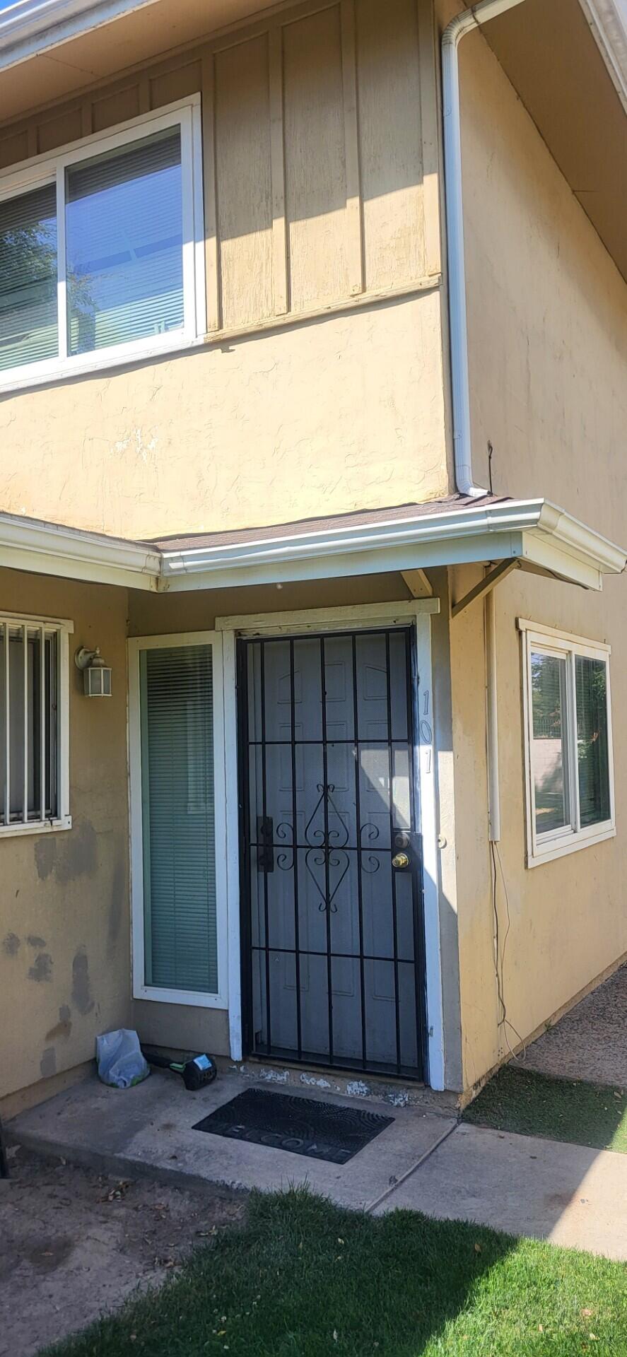 Fresno, California 93705, United States, 2 Bedrooms Bedrooms, ,1 BathroomBathrooms,Residential,Active,136255