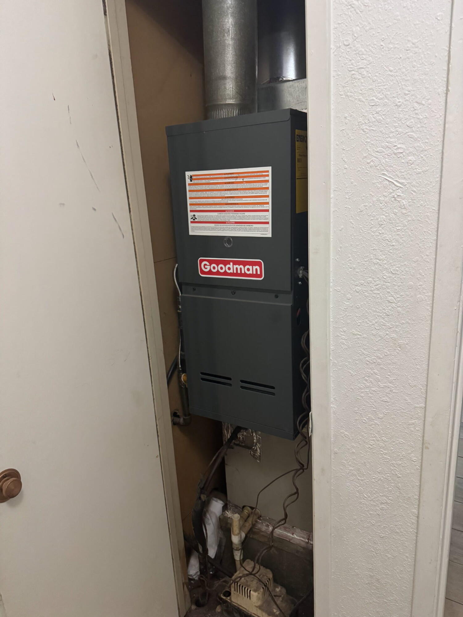 Fresno, California 93705, United States, 2 Bedrooms Bedrooms, ,1 BathroomBathrooms,Residential,Active,136255