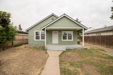 Photo of 818 W Sweet Avenue W, Visalia, CA 93291 (MLS # 240777)