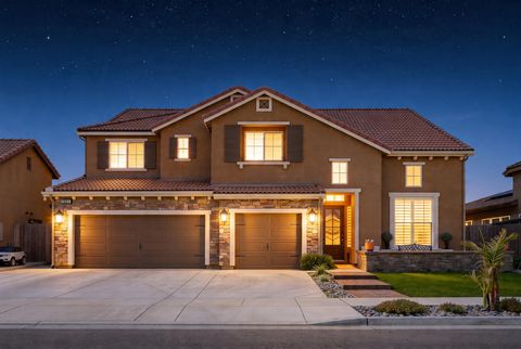 Photo of 1621 W Sedona Avenue, Visalia, CA 93291 (MLS # 241102)