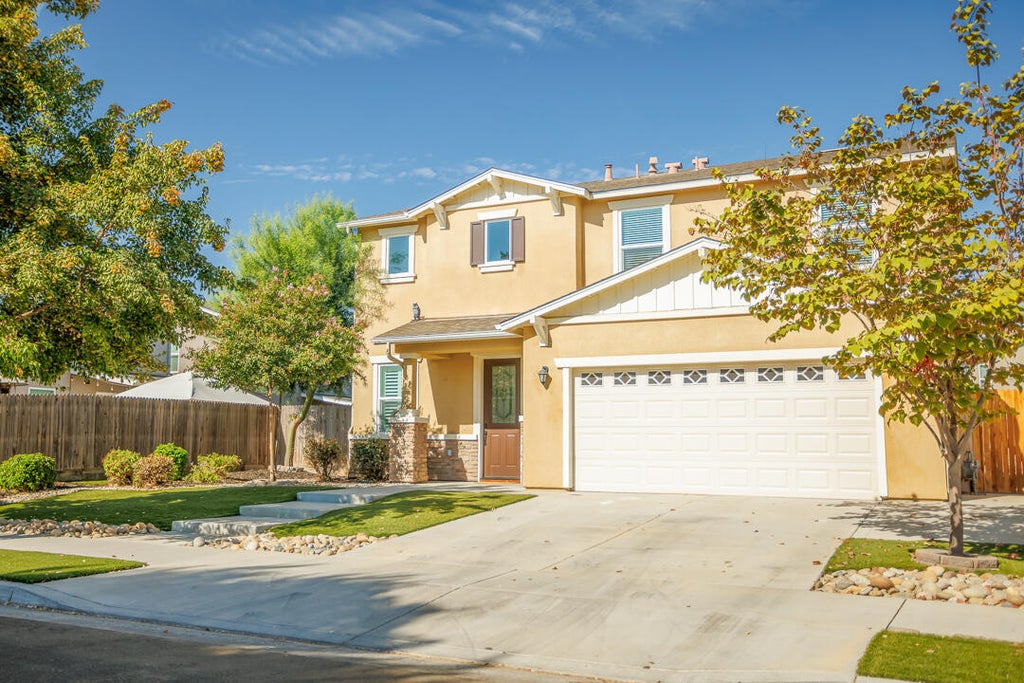 Photo of 627 S Elverta Street, Visalia, CA 93292 (MLS # 243584)