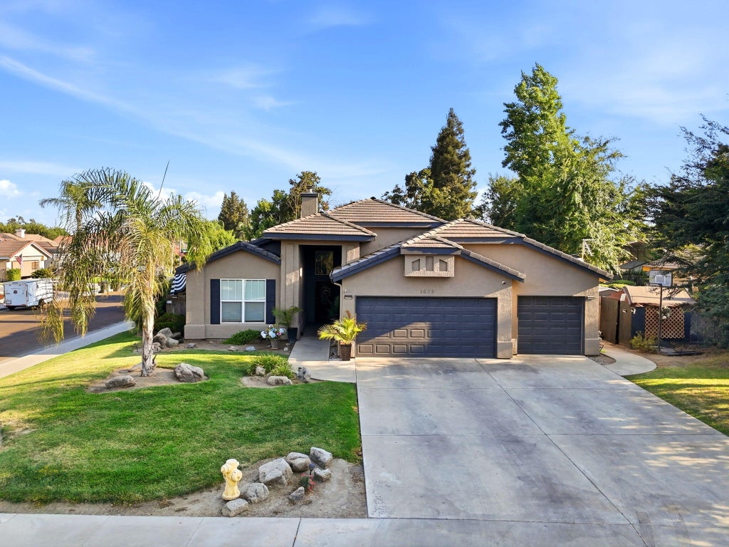 Photo of 1635 E La Vida Court, Visalia, CA 93292 (MLS # 243373)