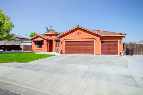 Photo of 2140 Kimberly Place, Porterville, CA 93257 (MLS # 239195)