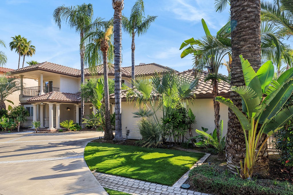Photo of 1700 N Roeben Drive, Visalia, CA 93291 (MLS # 240945)