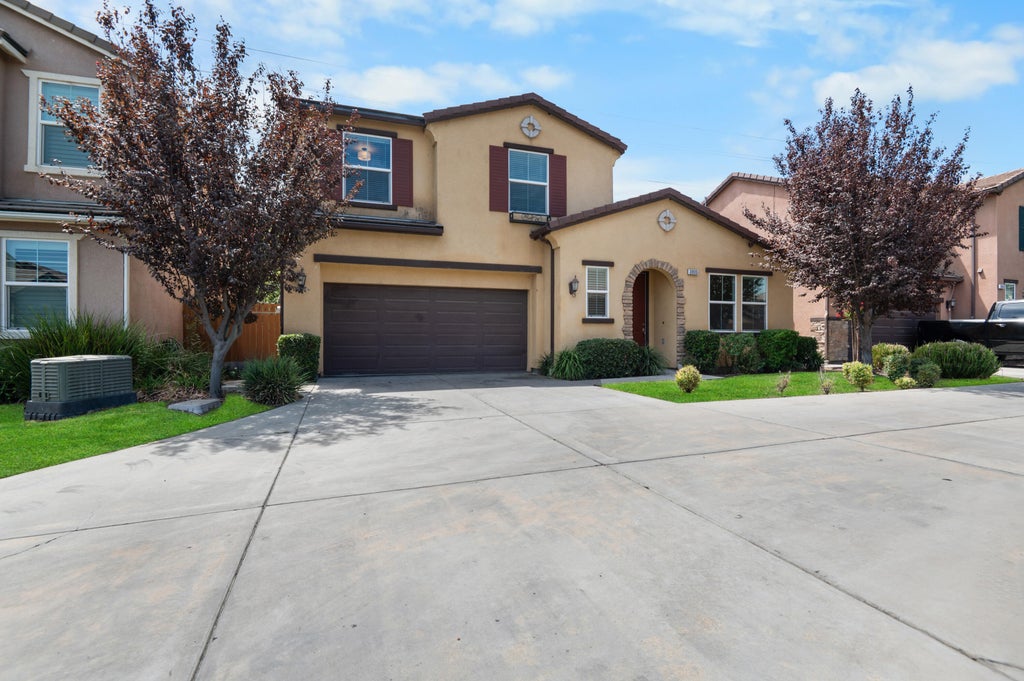 Photo of 3935 W Payson Court W, Visalia, CA 93291 (MLS # 243562)
