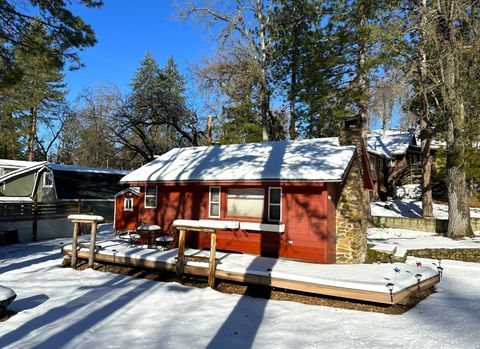 Photo of 43947 Pine Flat Drive, California Hot Springs, CA 93207 (MLS # 239936)